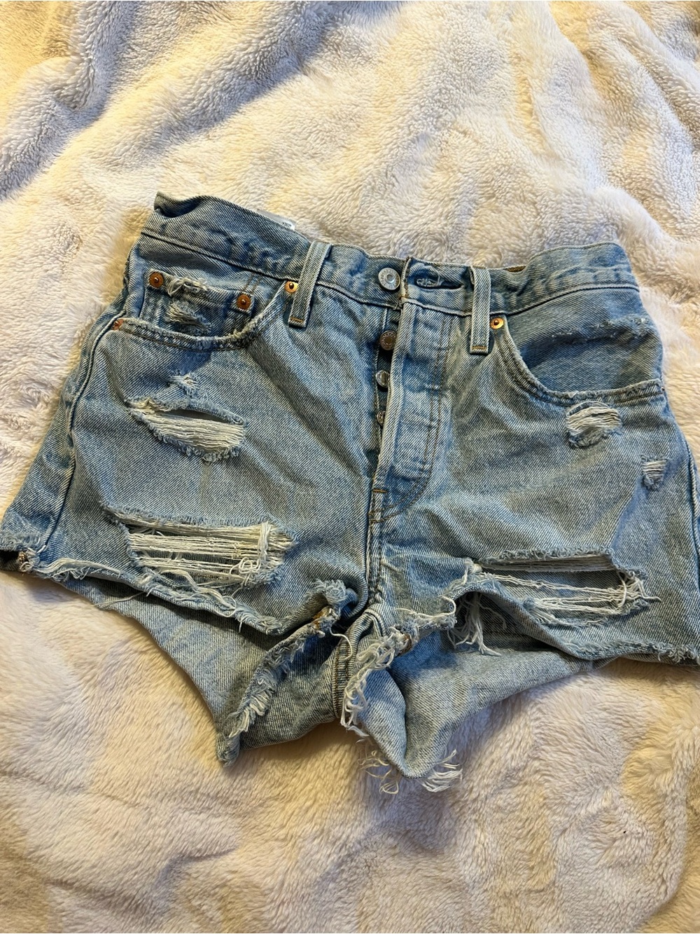 High-Rise Levi’s 501 Distressed Denim Shorts - Light Blue